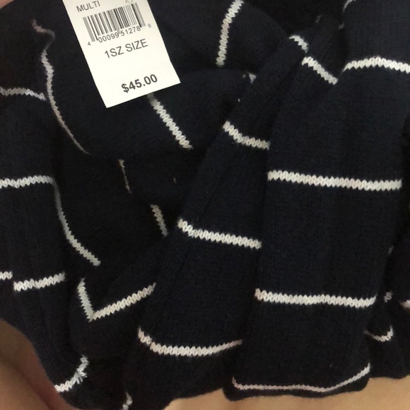 Navy and white sweater - Picture 3 of 3